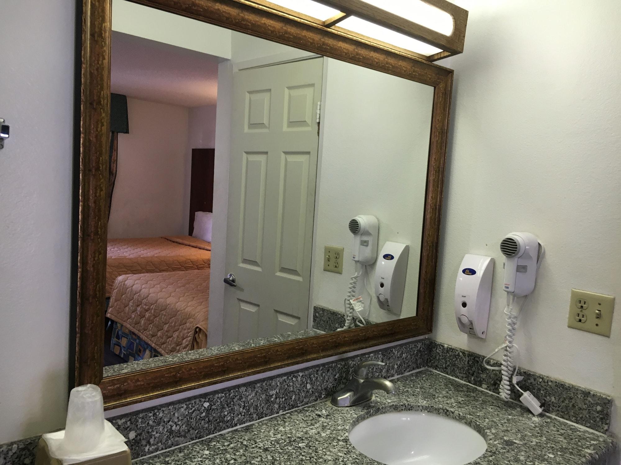 Riverside Inn & Suites Kültér fotó