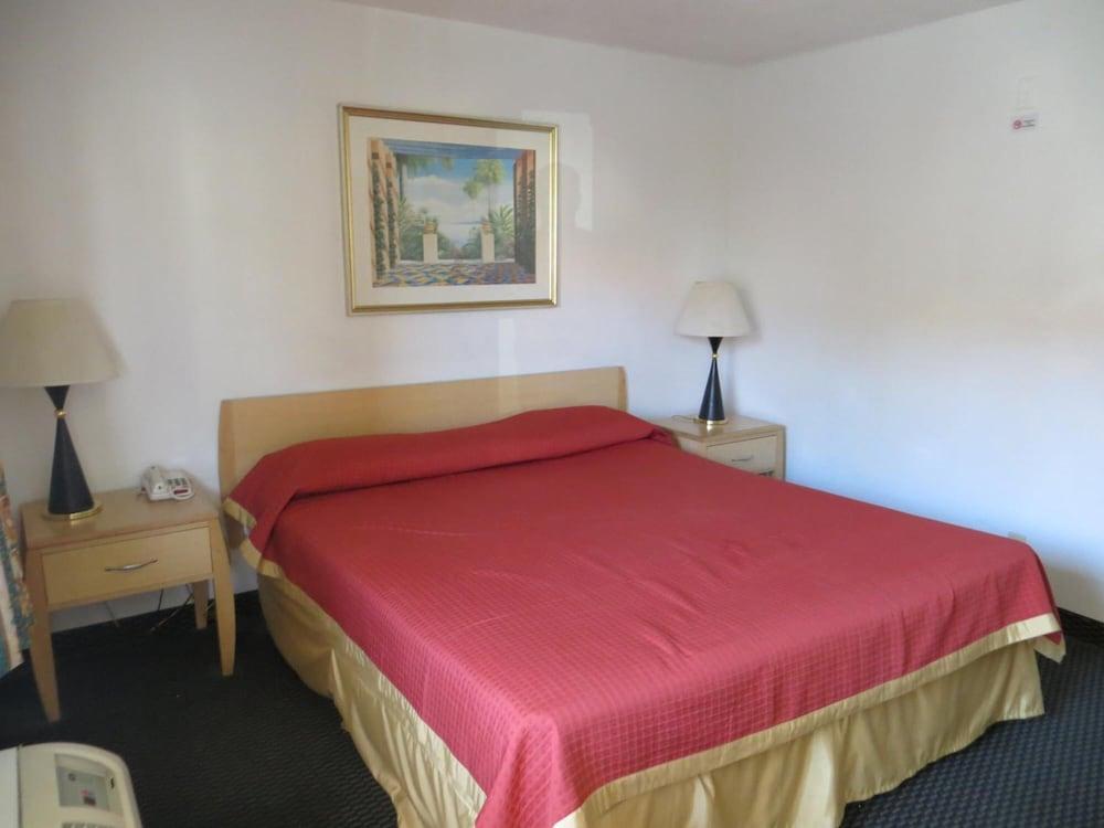 Riverside Inn & Suites Kültér fotó