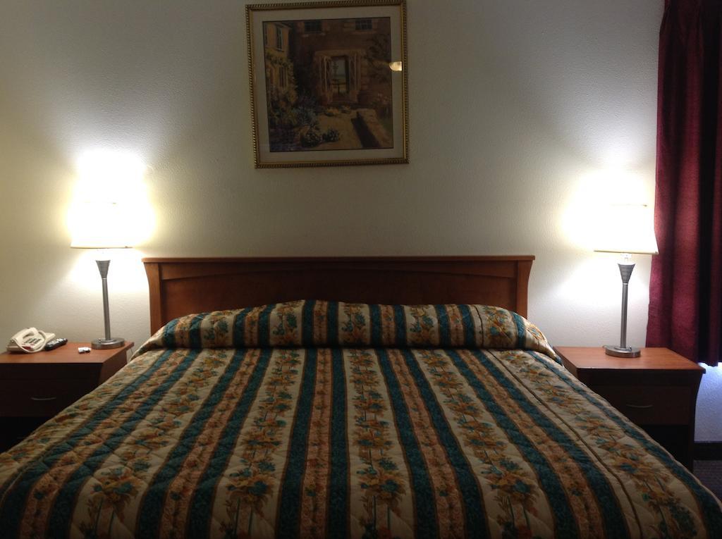 Riverside Inn & Suites Kültér fotó