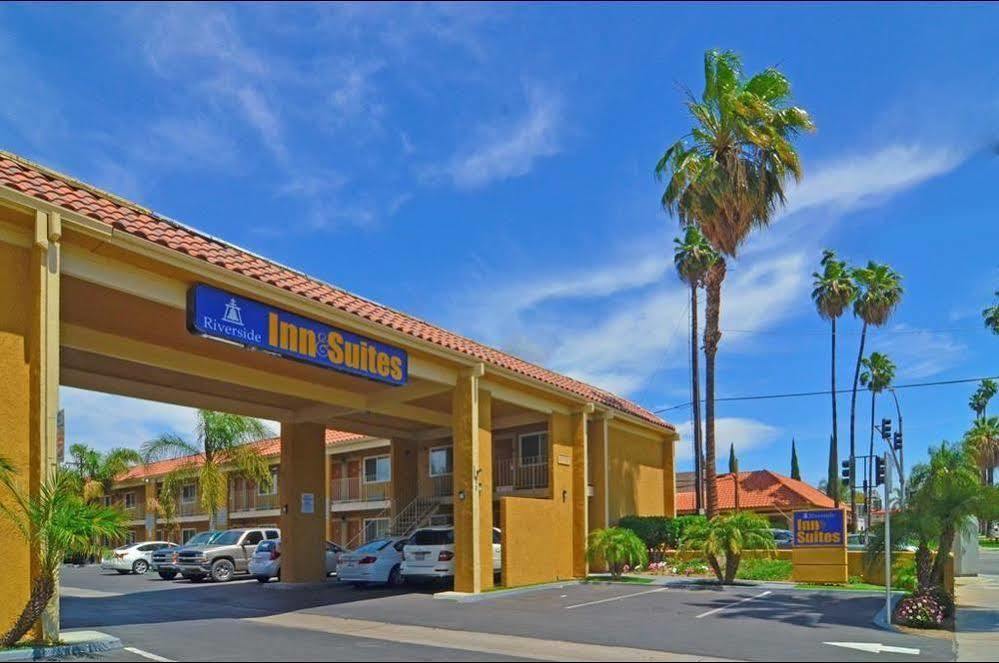 Riverside Inn & Suites Kültér fotó