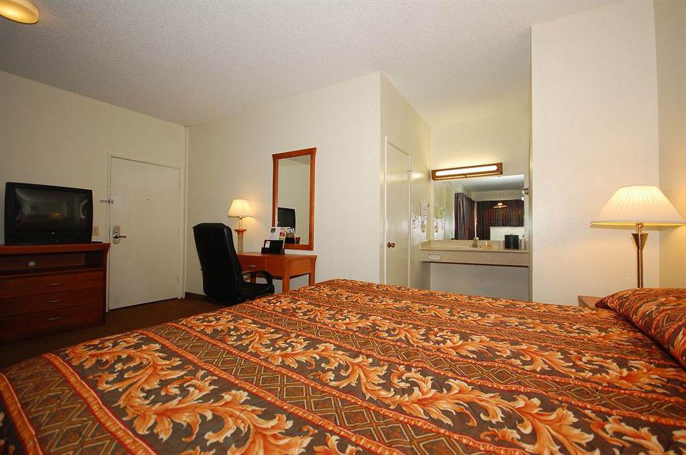Riverside Inn & Suites Kültér fotó