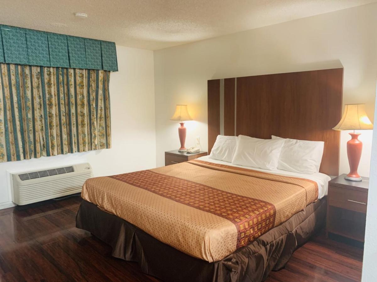 Riverside Inn & Suites Kültér fotó