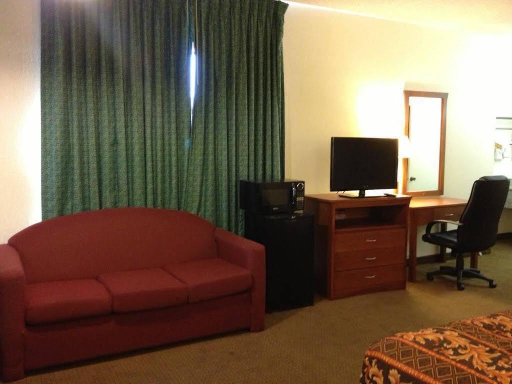 Riverside Inn & Suites Kültér fotó
